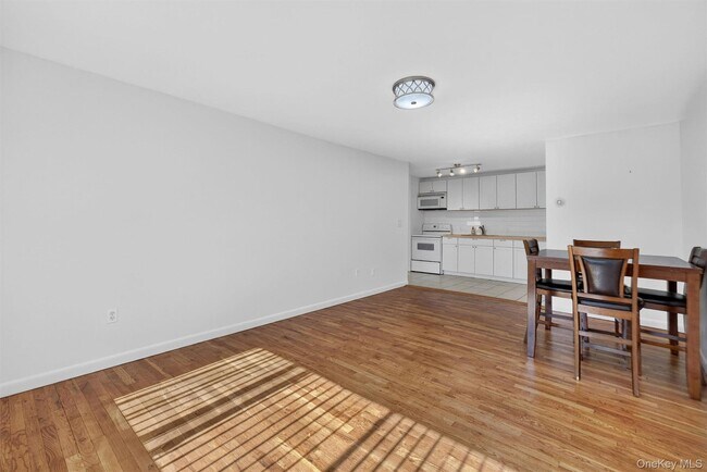 Building Photo - 810 Blooming Grove Turnpike