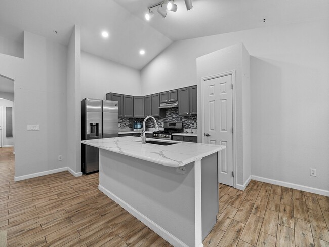 Building Photo - 3 Bed 2 Bath Home Available for Rent!!!