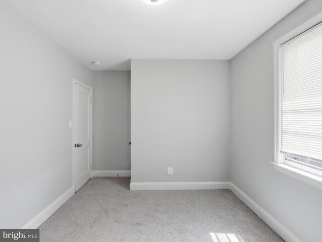Building Photo - 5112 Crosswood Ave