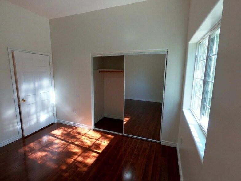 Building Photo - 8735 Cedros Ave