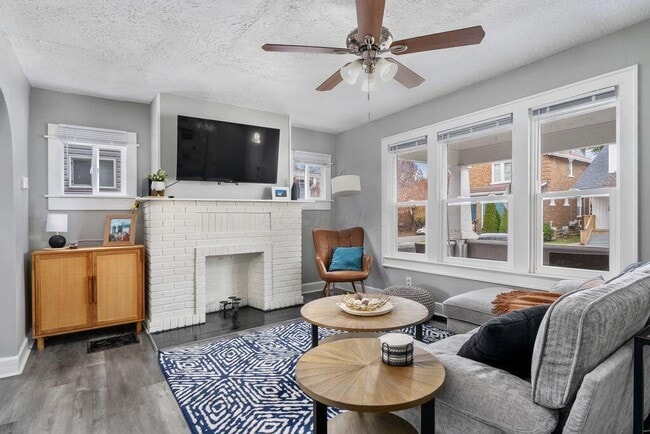 Building Photo - 975 Heyl Ave