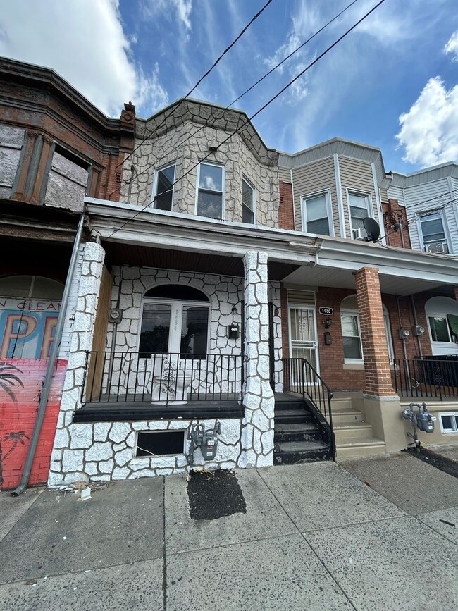 Primary Photo - 1484 Louis St