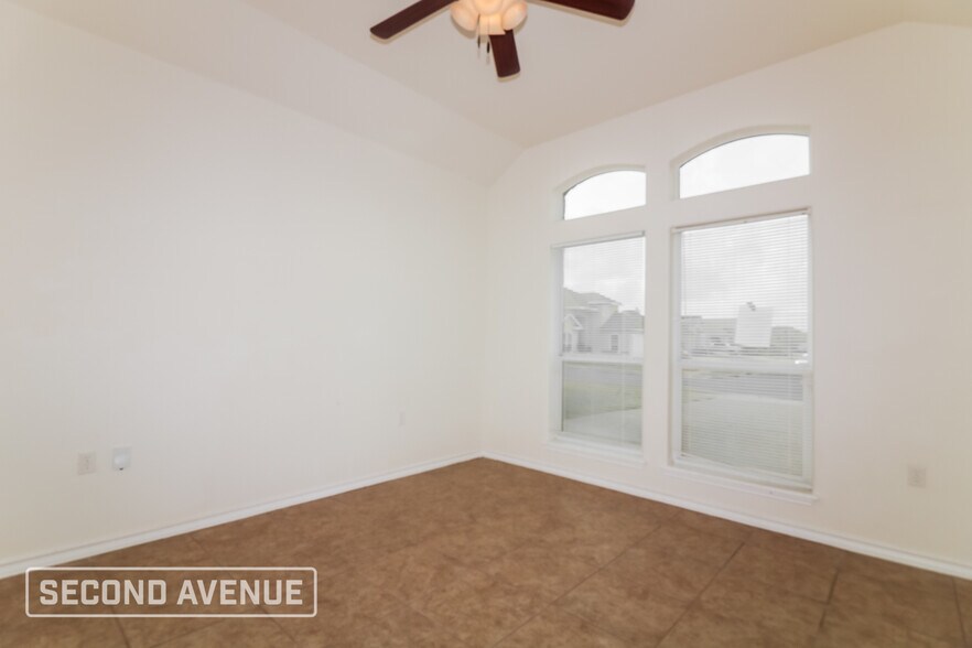 Building Photo - 3614 Giants Drive