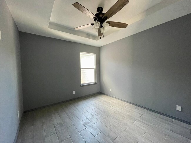 Building Photo - 1704 Nassau St