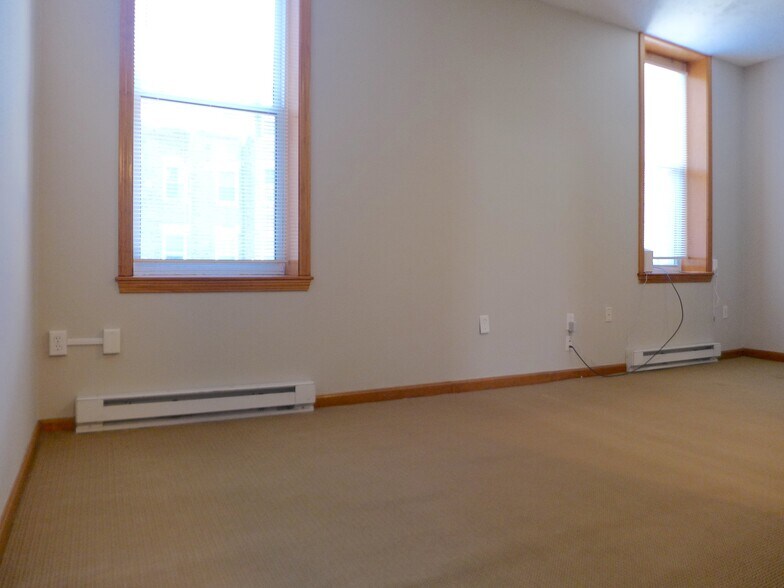 Building Photo - 79 Hudson St