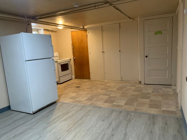 Building Photo - 1117 18th St