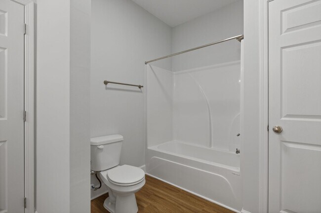Building Photo - New Luxury Townhouse