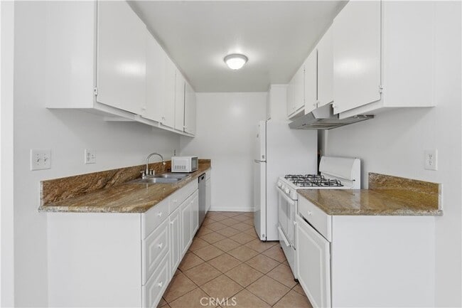 Building Photo - 1250 S Brookhurst St