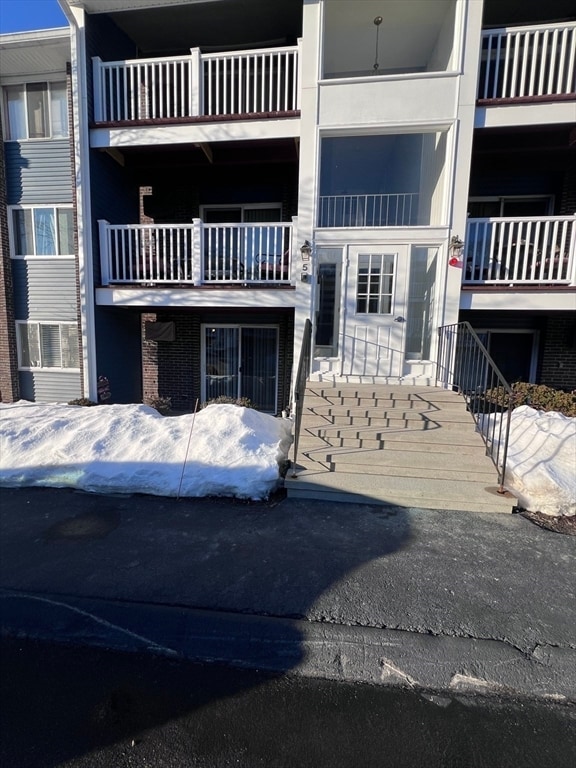 Building Photo - 5 Woodcrest Ct