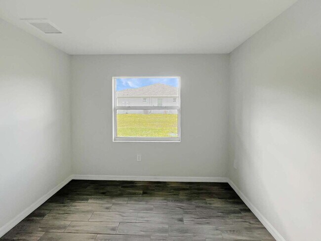 Building Photo - Move-In Special! Half Month FREE – APPLY b...