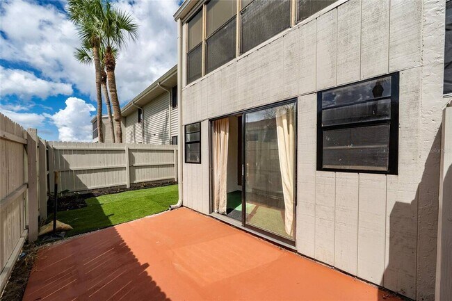 Building Photo - 1412 Oak Pl