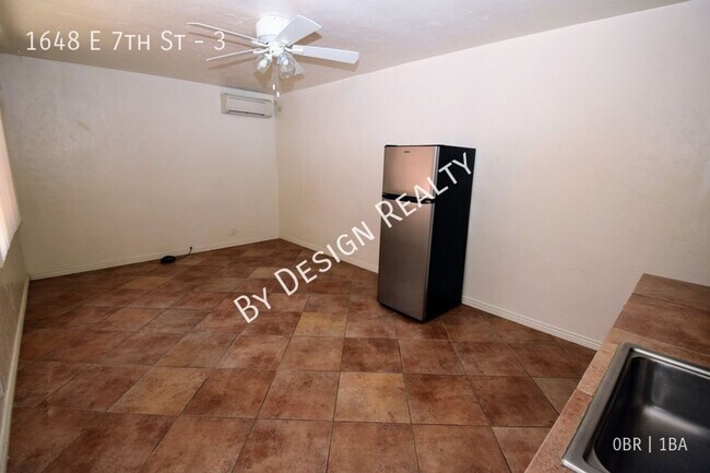 Building Photo - Studio Space with ALL UTILITIES INCLUDED - Walk to UofA