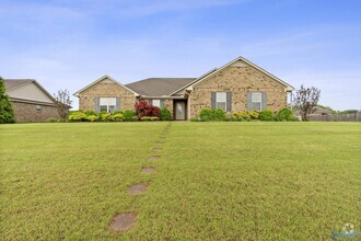 Building Photo - 28399 Hinton Ln