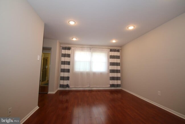 Building Photo - 3478 Coventry Pl
