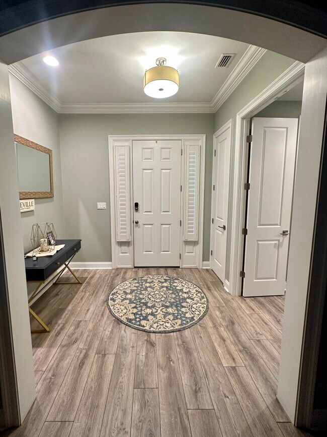 Building Photo - 613 Tulip Tree Way