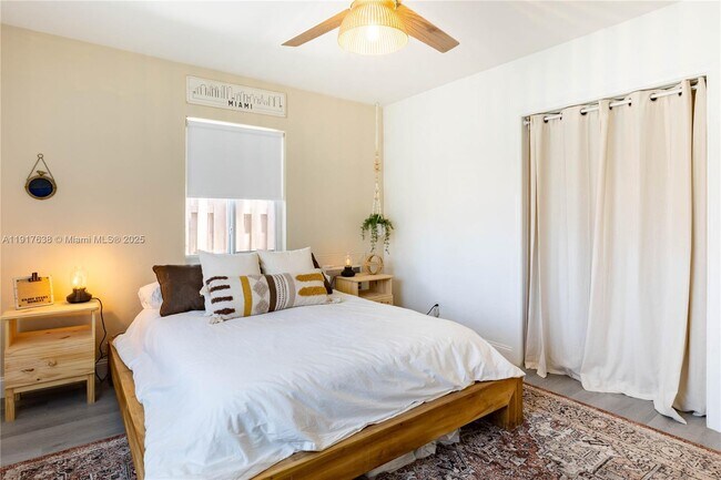 Building Photo - 22 SE 13th Terrace