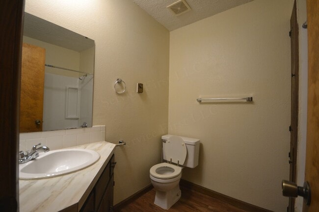 Building Photo - 3 bed 2 bath 1 car garage in Bolivar!