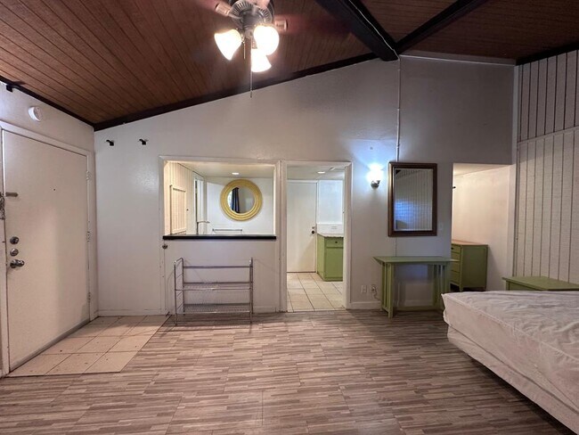 Building Photo - 126 Conference Dr