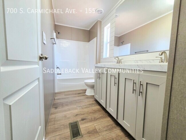 Building Photo - 700 S Carmichael Ave