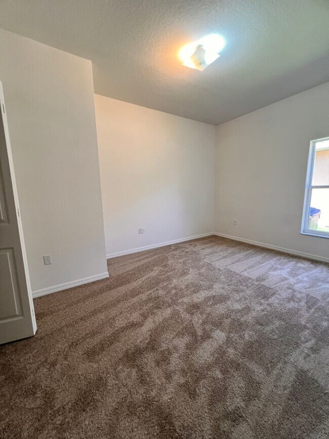 Building Photo - 4/2 in Bellalago with no rear neighbor