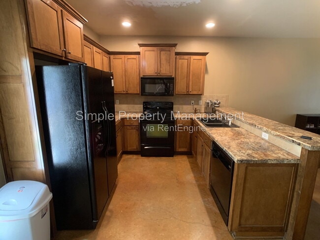 Building Photo - 2884 Muzzy St