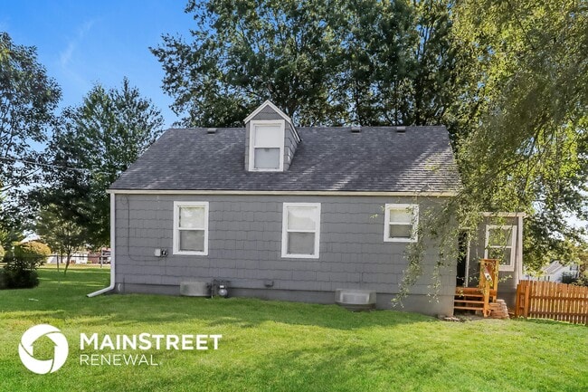 Building Photo - 5212 N Spruce Ave