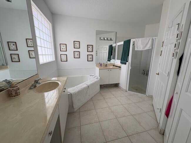 Building Photo - 15426 Fiorenza Cir