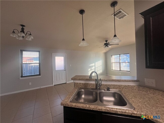 Building Photo - 1401 Loyal Ln