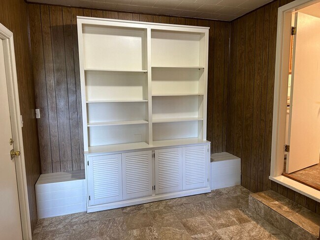 Building Photo - 4 bedroom, 1 bath Country Home for rent!  MOVE IN SPECIAL!