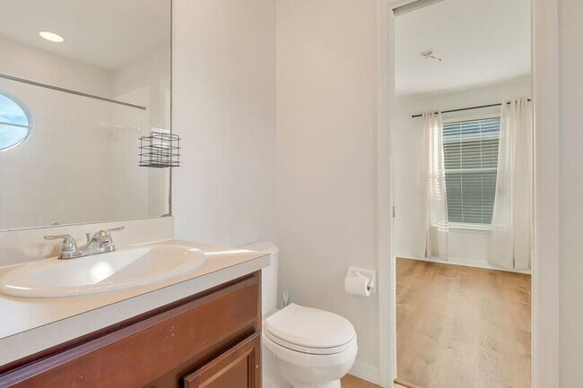 Building Photo - 3912 Heirloom Rose Pl