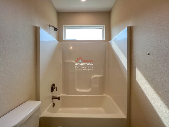 Building Photo - Charming Custom-Built Home with Bonus Room...