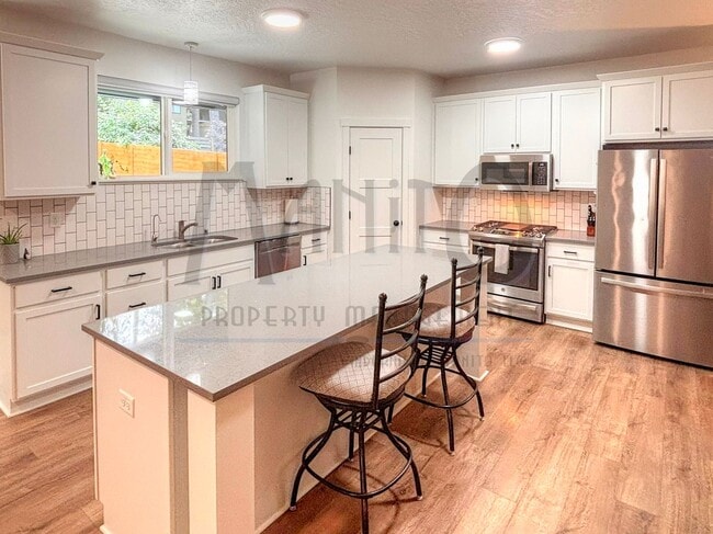 Building Photo - Beautiful South Hill Rancher