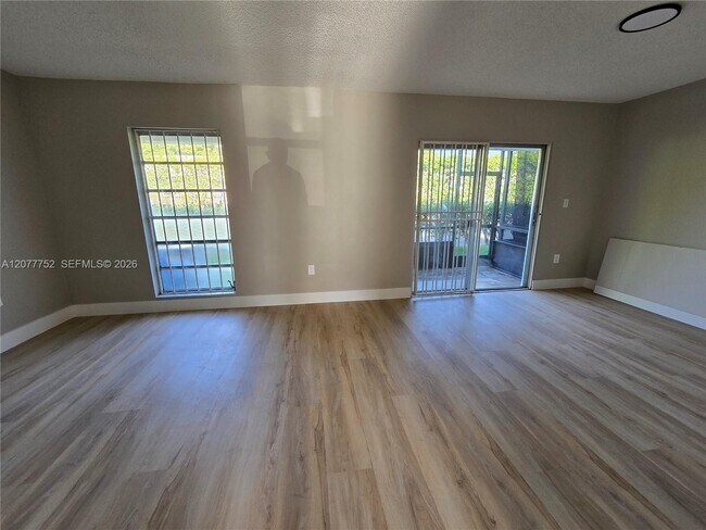 Building Photo - 17120 SW 94th Ave