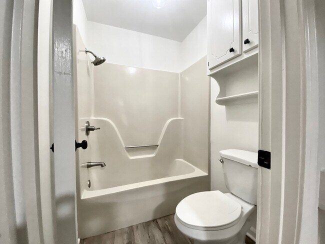 Building Photo - 2102 Fillmore Dr