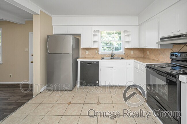 Building Photo - 3215 Walton Dr