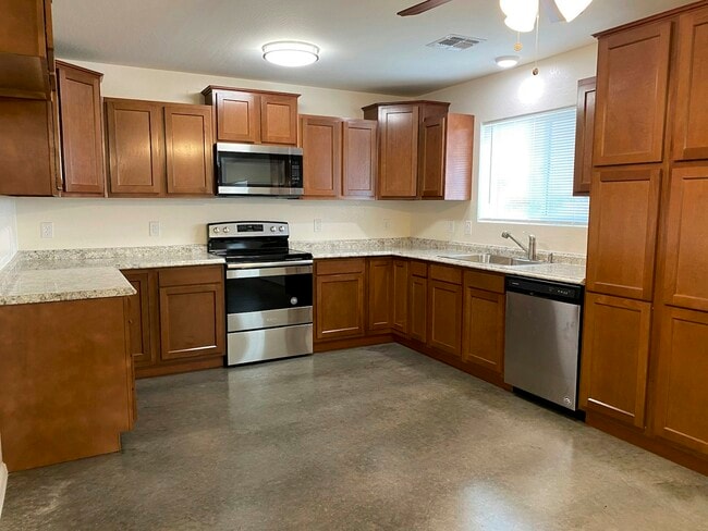 Building Photo - 25043 E Chaplain Ln