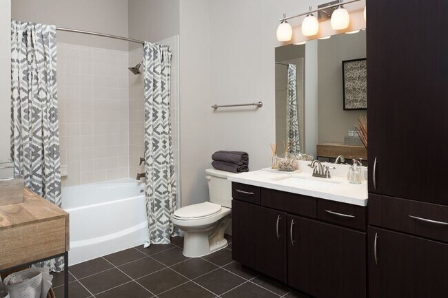 Building Photo - 1111 S Akard-2051