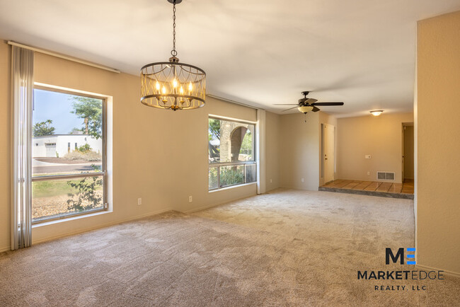 Building Photo - 4Bed/2.5Bath Home at 56th/Cactus! $399 MOV...