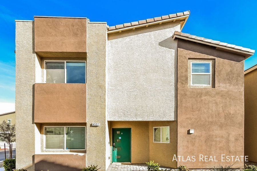 Building Photo - 4527 Sapphire Moon Ave