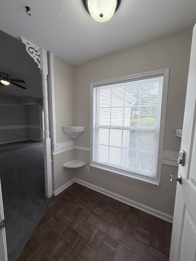 Building Photo - 8558 Hopkins Cir