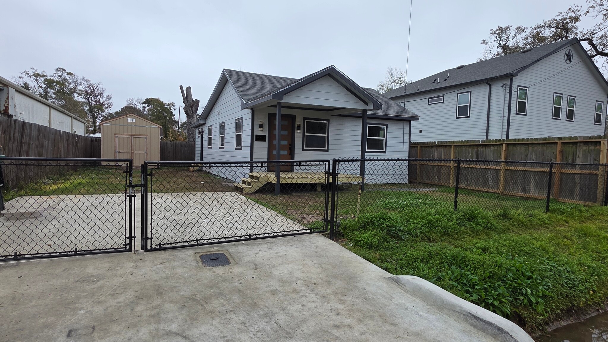 Building Photo - 9426 Sandra St