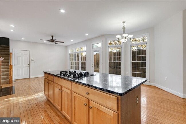 Building Photo - 427 Park Ave