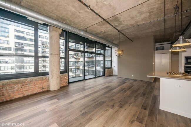 Building Photo - 130 S Canal St