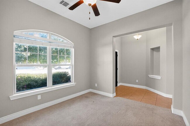 Building Photo - 6916 Etna Way