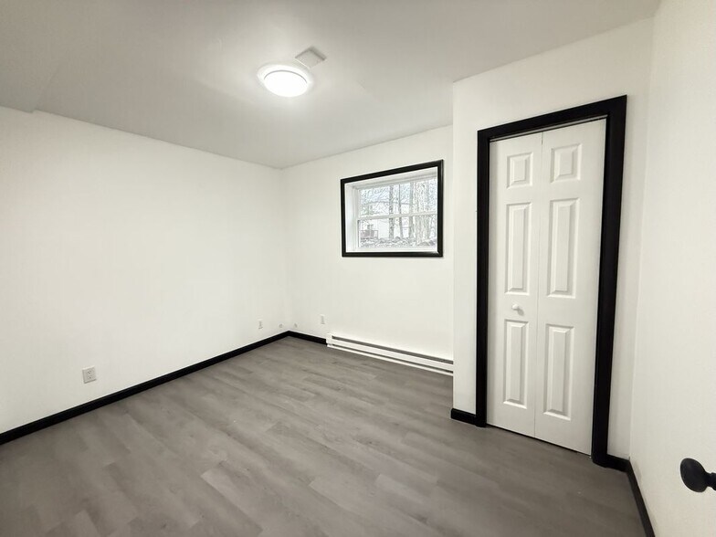 Building Photo - 8066 Red Squirrel Dr