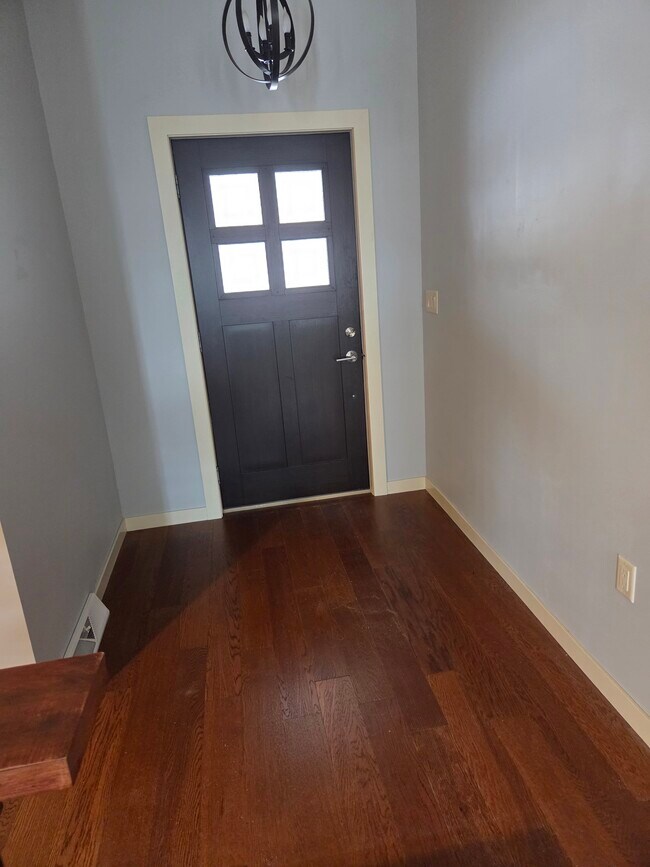 Building Photo - 6803 Von Kanel St