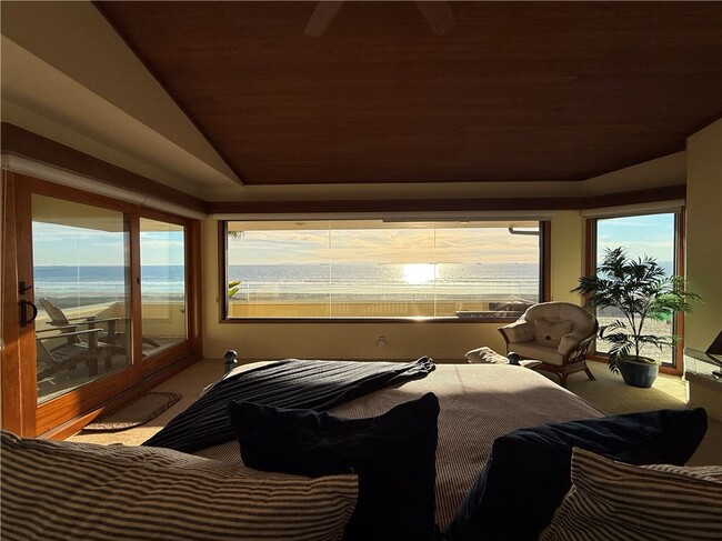 Building Photo - 72 Surfside Ave.