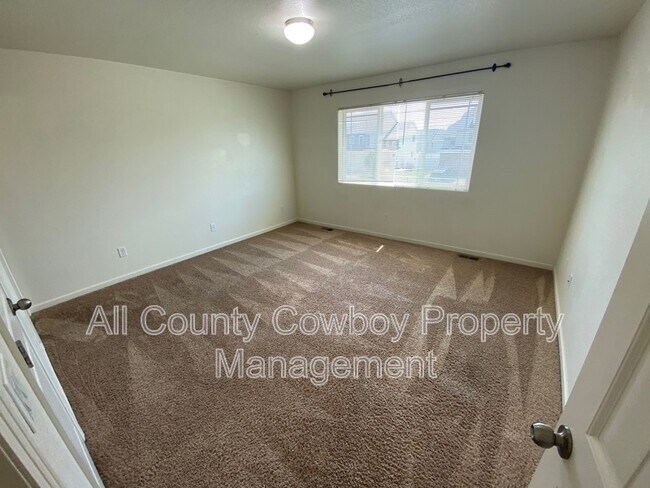 Building Photo - 4041 Little Moon Trail