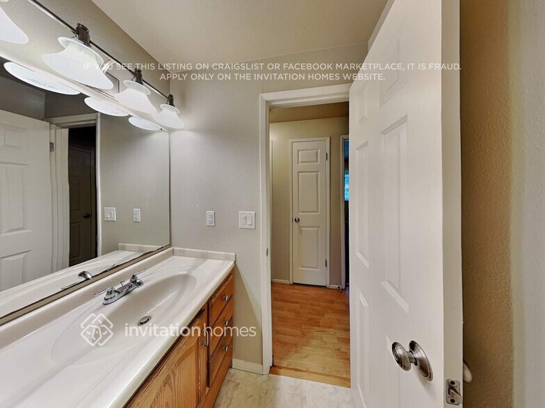Building Photo - 5823 60th Dr NE