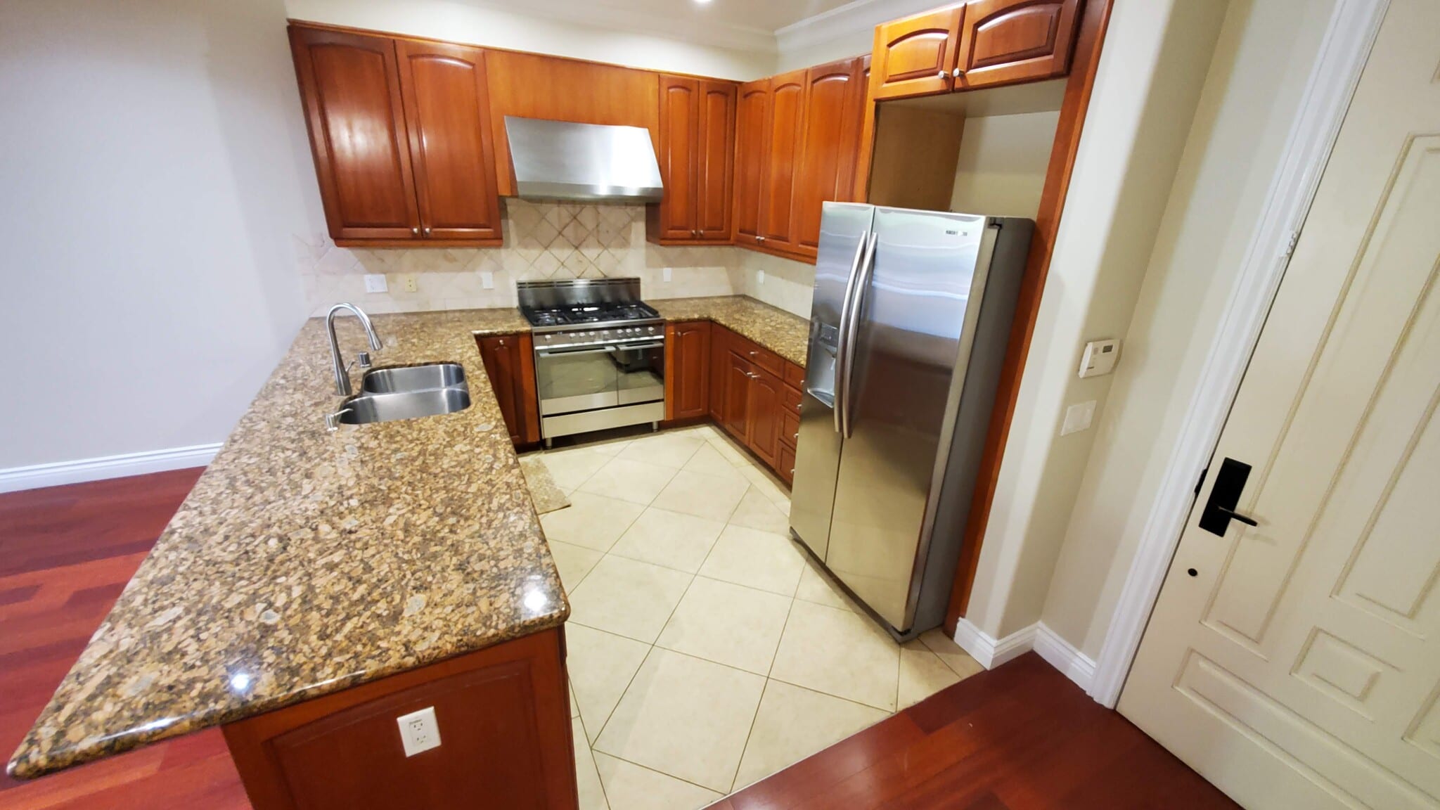 Kitchen - 1135 S Shenandoah St